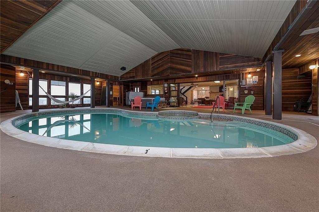 The Lodge At Beaver Lake Bed And Breakfast Rogers Exterior photo
