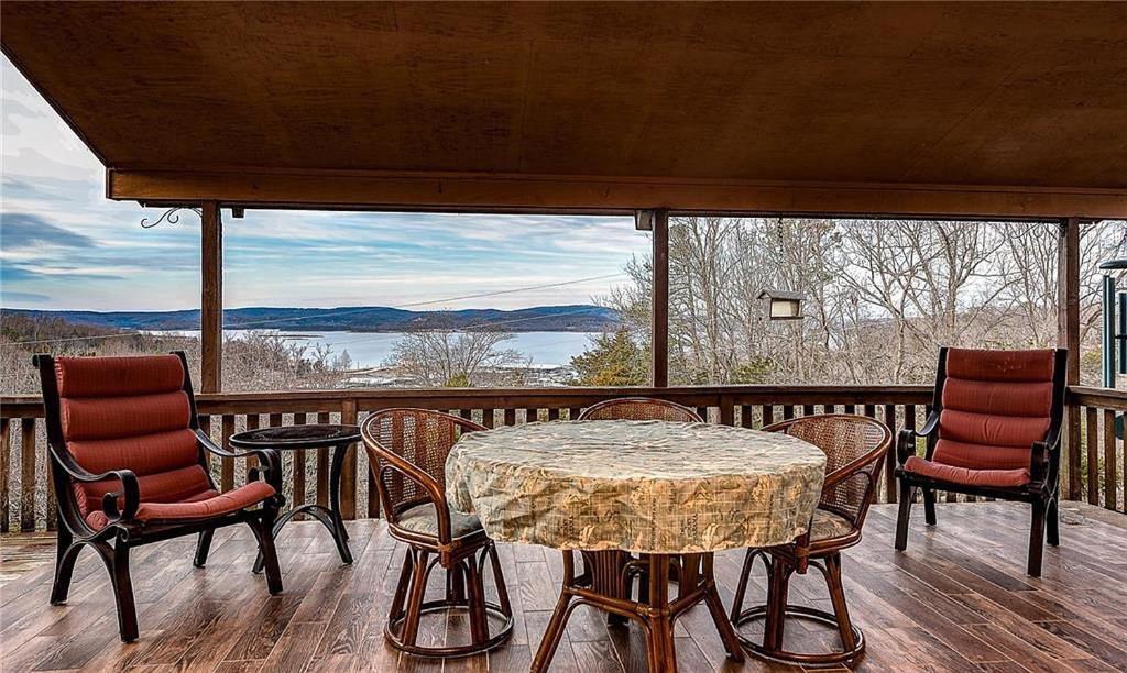 The Lodge At Beaver Lake Bed And Breakfast Rogers Exterior photo